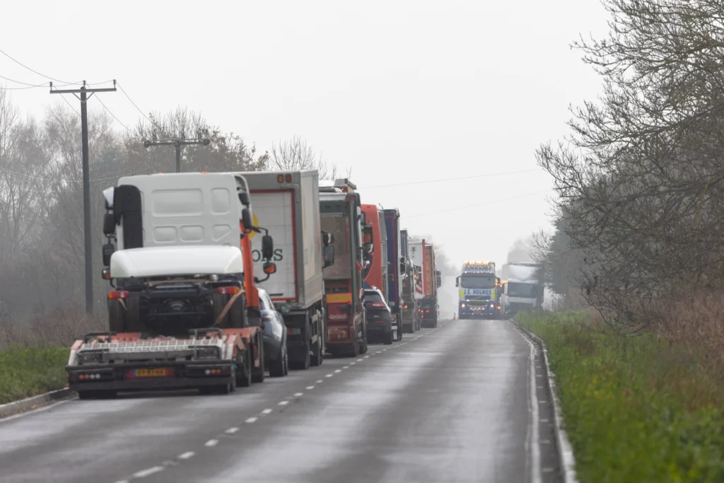 A47 re opens after lorry and four cars involved in crash ClickNews