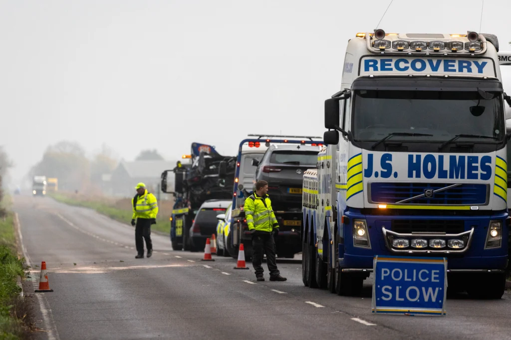 A47 re opens after lorry and four cars involved in crash ClickNews