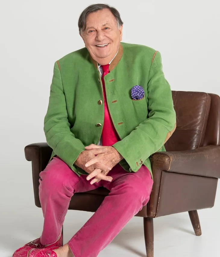 Barry Humphries February 17, 1934 – April 22, 2023. Last year he wowed a packed theatre in Cambridge and had planned a return visit to the city. 