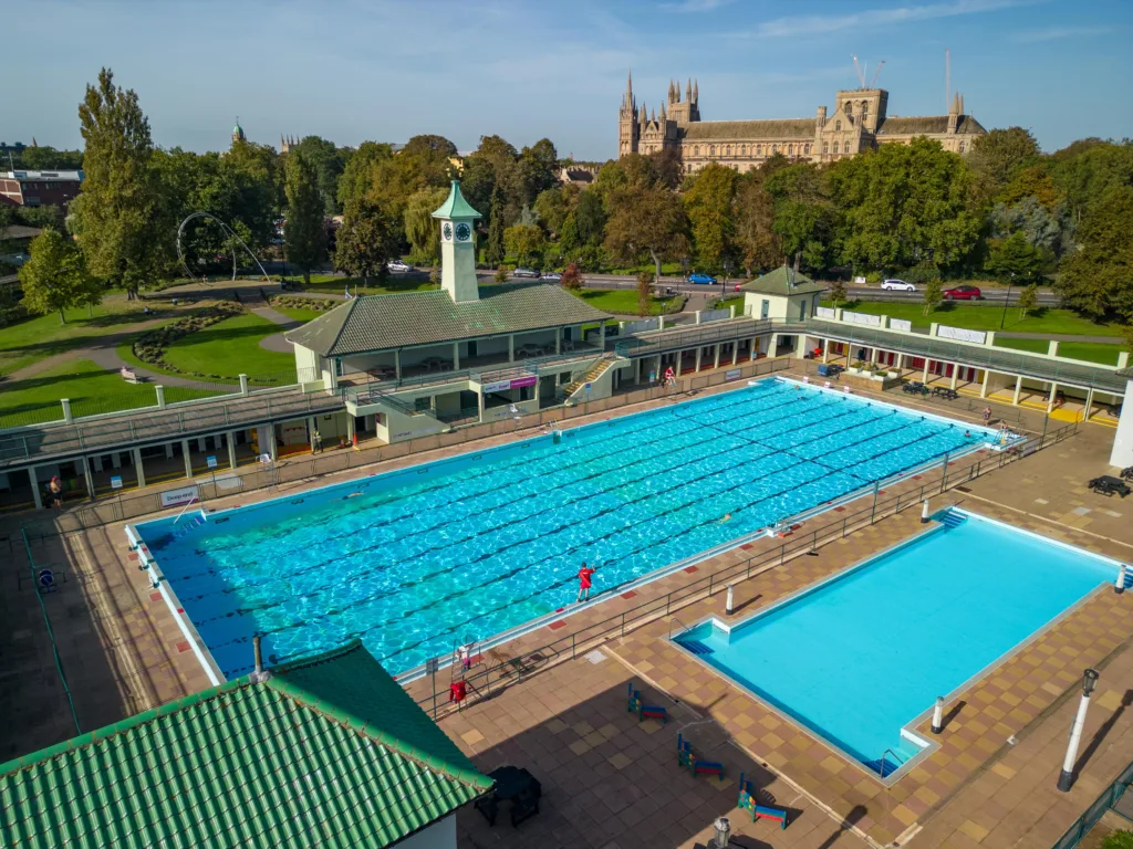 Yes, it really is October as Peterborough Lido enjoys an ‘autumn heatwave’