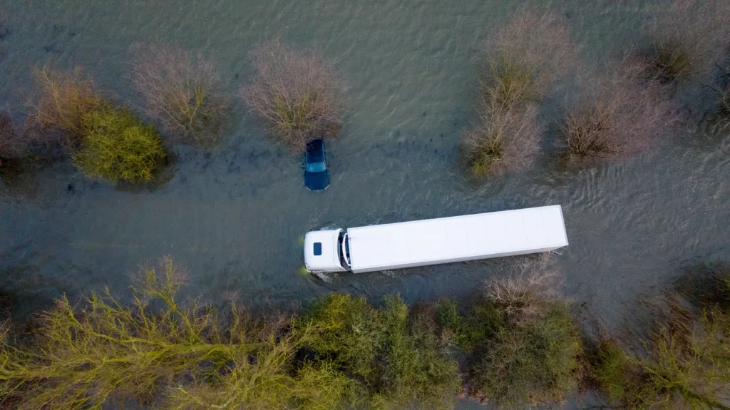 GALLERY: ‘Dork’ ‘blockhead’ ‘moron’ – how would you describe motorists risking flooded Welney Wash Road?