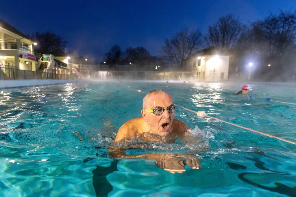 Friends of the Lido in Peterborough brave a frosty morning swim in the Steaming Pool,Lido, Peterborough
Wednesday 06 December 2023. 
Picture by Terry Harris.