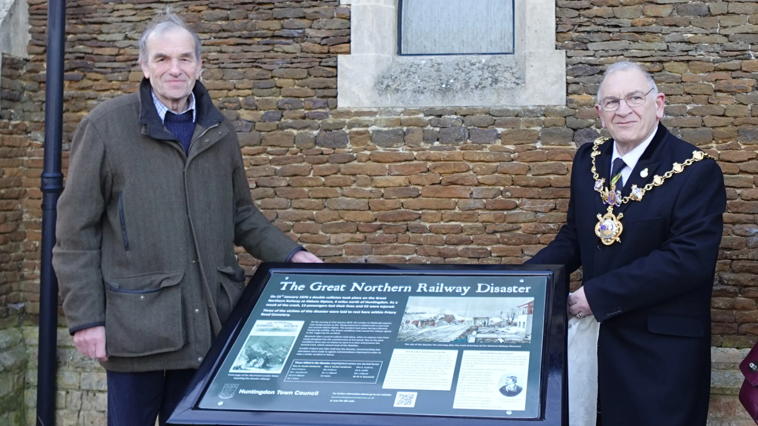 The newly installed interpretation board was unveiled by Cllr Phil Pearce, Mayor of Huntingdon, and Charles Saunders, who recently restored the grave of victim Dion William Boucicault.
