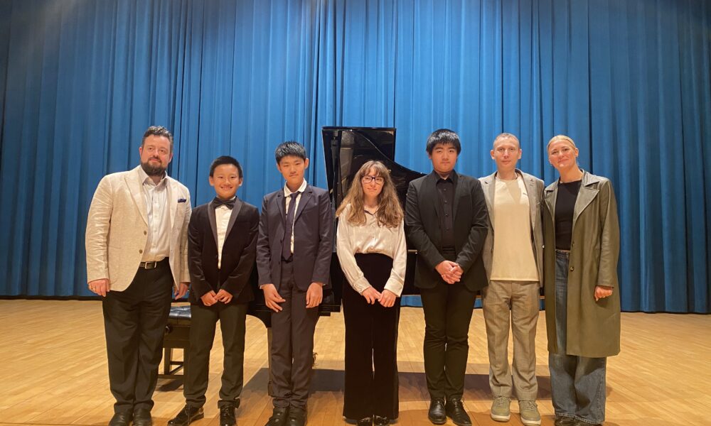 Playing at West Road were Yuchen Gao aged 12; Deva Mira Sperandio, aged 16; Aidan Siqi Zhao, aged 12 and Julian Zhu aged 13. The concert was presented by Ben Johnson, the new director of Cambridge Summer Music Festival.