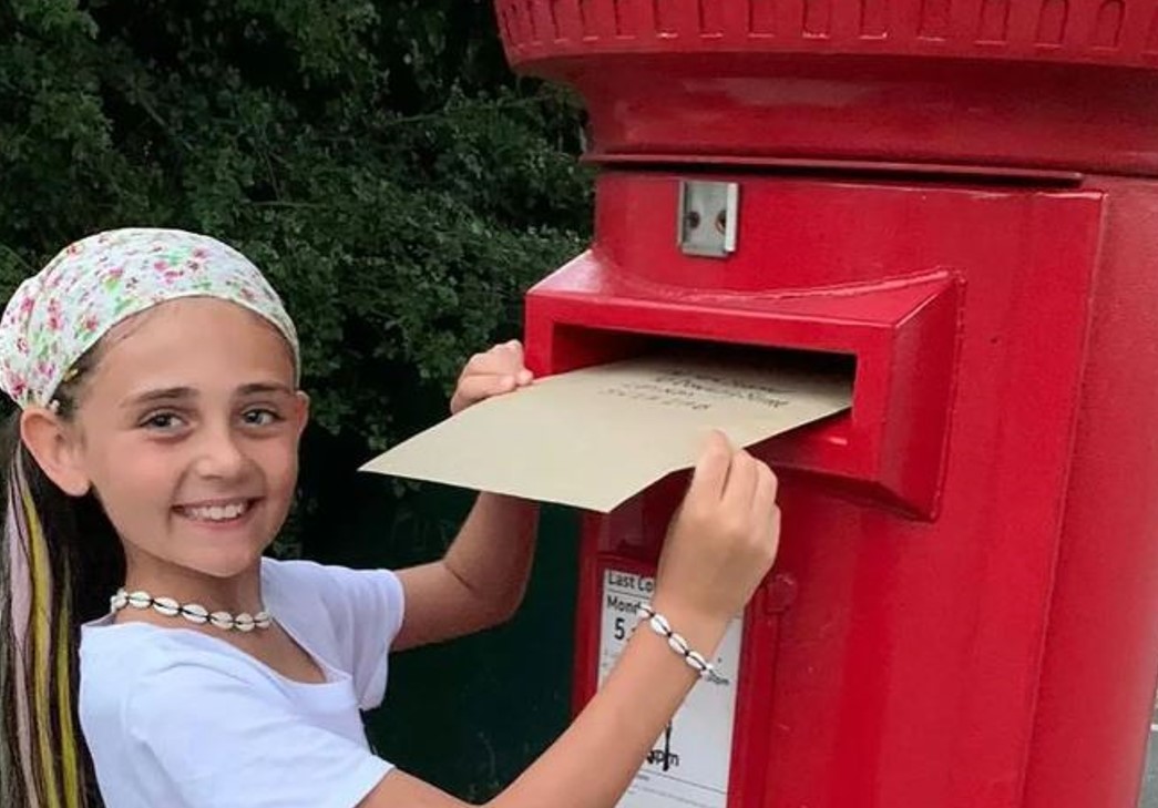 Isabelle posting letter to Prime Minister Keir Starmer to ask for his help