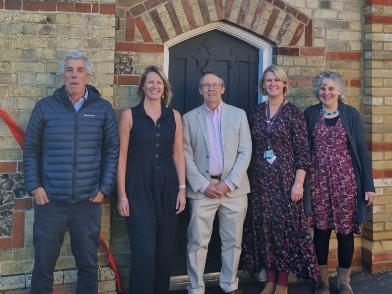 (l-r) Dan Murton (governor with responsibility for the project), Meghan Bonner (PTA Chair), Mark Richer (local business man), Lucy How (Headteacher), Liz Moore (Chair of Governors)