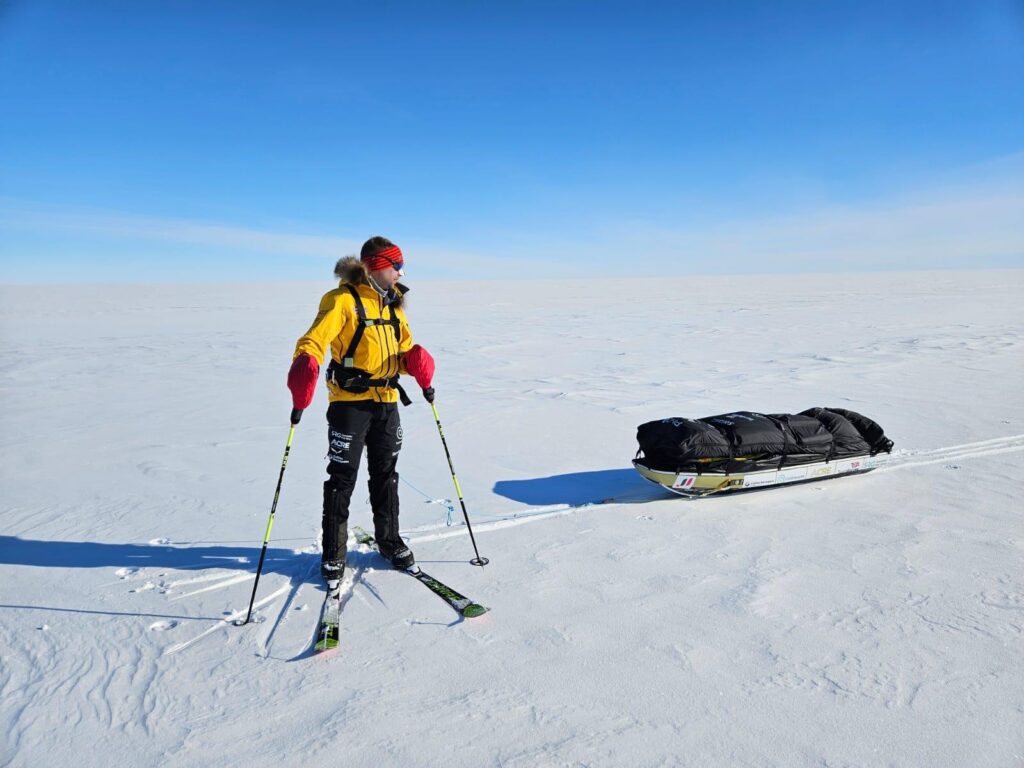 Expected to take him 40 days, Jonny Huntington will be battling minus 40 degree temperatures and vicious winds, all whilst pulling a 110kg sled and managing his physical limitations. 