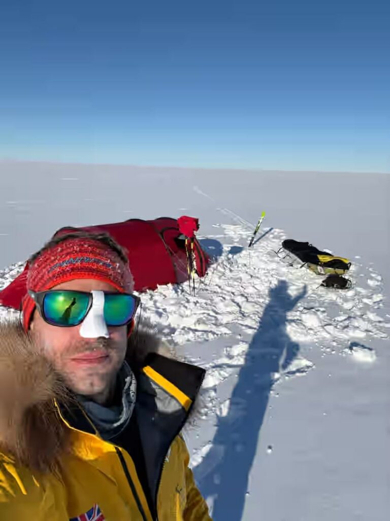 Expected to take him 40 days, Jonny Huntington will be battling minus 40 degree temperatures and vicious winds, all whilst pulling a 110kg sled and managing his physical limitations. 