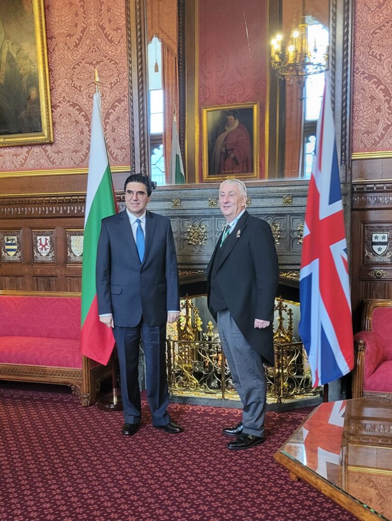 Bulgarian ambassador Tihomir Stoichev recently met with the Speaker of the House of Commons Sir Lindsay Hoyle at Westminster Palace. On this occasion, the Bulgarian national flag was hoisted in front of the Parliament building. “The two interlocutors expressed satisfaction with the excellent bilateral relationship, based on a long diplomatic history and shared values,” said a Bulgarian embassy spokesperson. PHOTO: Bulgarian Embassy 