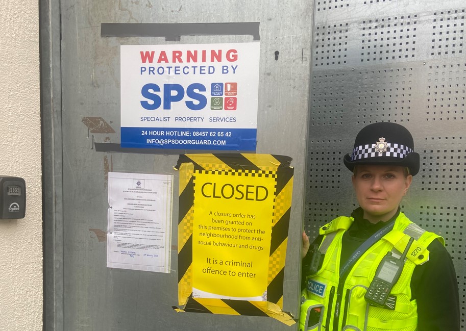 The full closure order was served on 7 Orchard Mews on Wednesday 19 February following a successful application at Huntingdon Magistrates’ Court by the local Neighbourhood Policing Team (NPT).