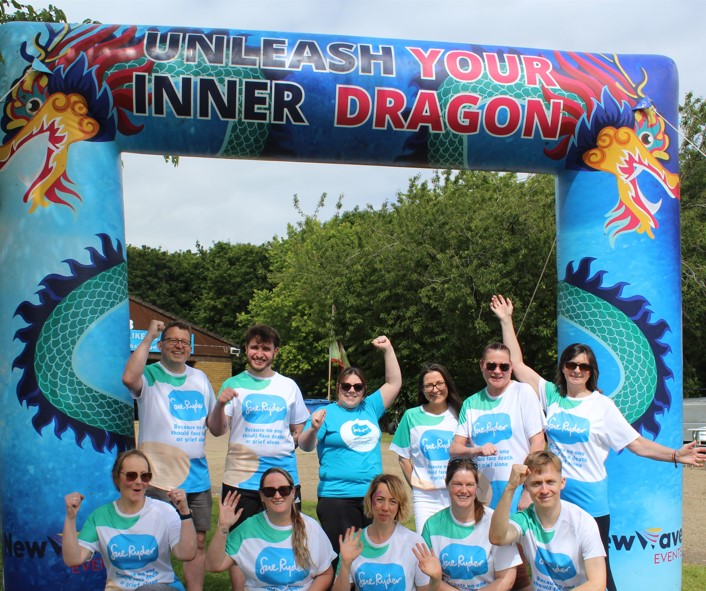 Sue Ryder Thorpe Hall Hospice are hopeful of winning support as Peterborough’s Dragon Boat Festival returns for 2025! To launch this ‘oar-some’ event, organisers are inviting shoppers at Serpentine Green to get up close and personal with a 30-ft dragon boat on Saturday 1 March, between 9.00am – 5.00pm.