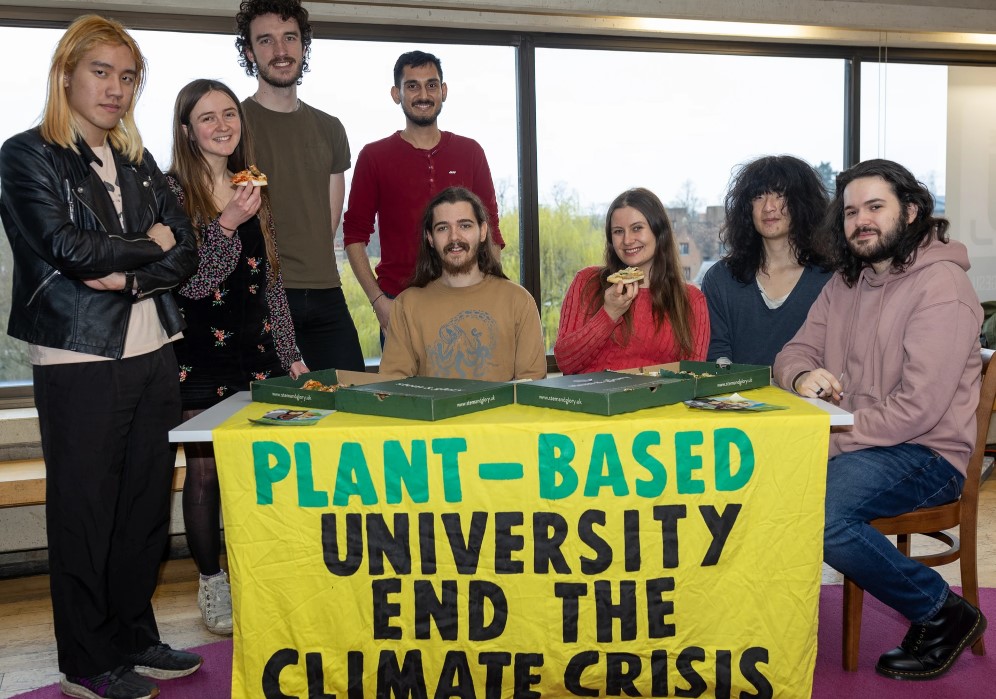 Cambridge University’s Students’ Union (SU) has voted to make its catering 100% plant based. The Cambridge SU will now “serve fully plant-based food in all of its internal operations and at all events and meetings.” Photo Credit: Jeremy Peters